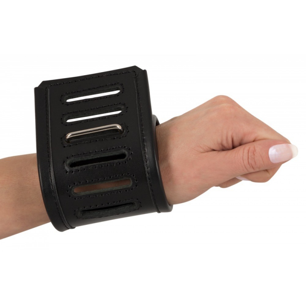 БДСМ игрушки - Мужские наручники Leather Wrist Restraints, black, S-L ZADO 3