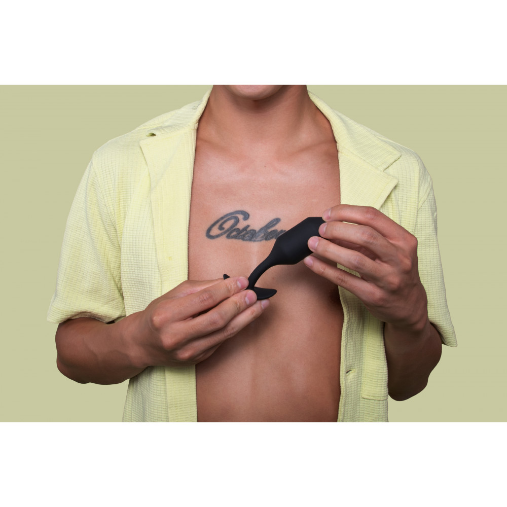 Анальные игрушки без вибрации - Анальная пробка со смещенным центром тяжести B-Vibe Snug Plug 2, силиконовая, черная 5