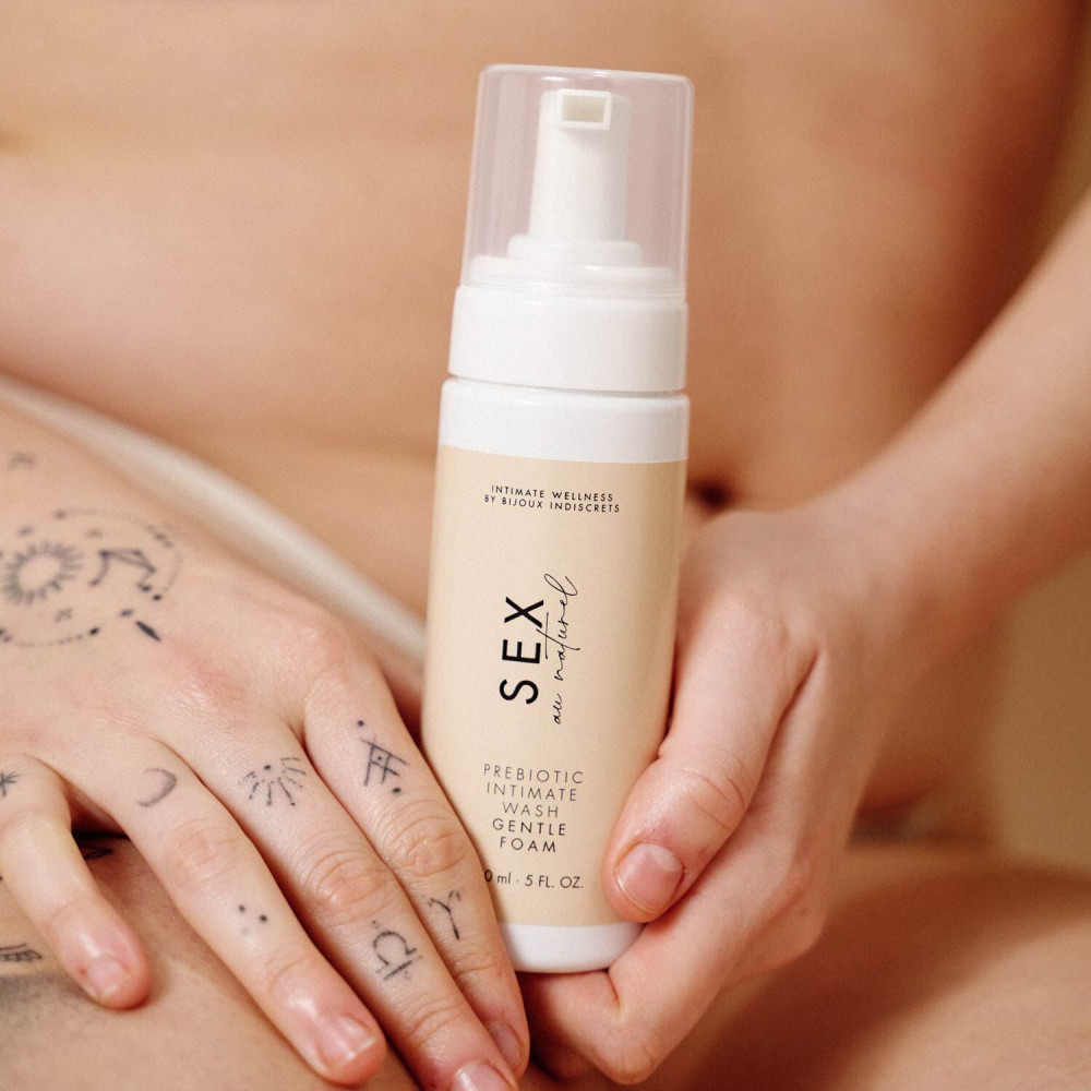 Лубриканты - Пена для интимной гигиены Bijoux Indiscrets Sex Au Naturel Prebiotic Intimate Wash Gentle Foam 150мл 2