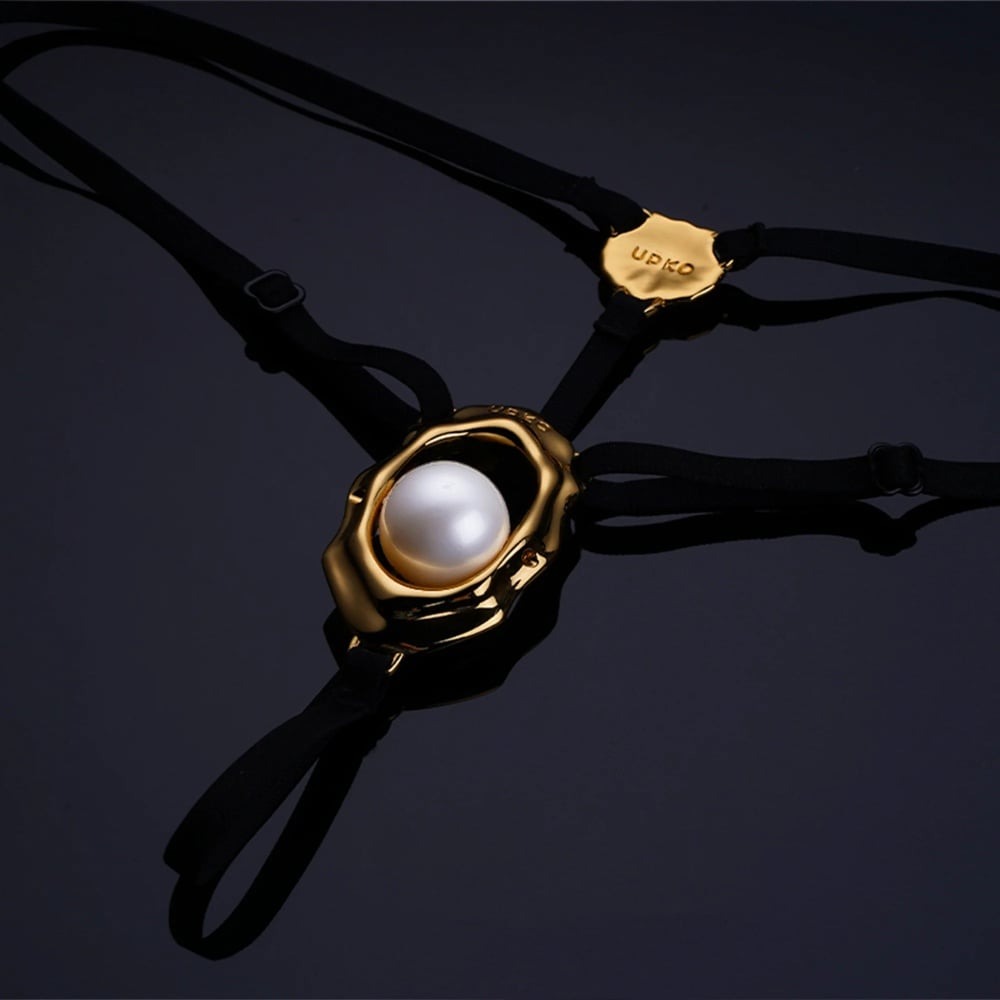 Різне - Стрінги з перлиною, що стимулює клітор UPKO Moist Eyes G-string, чорний 1