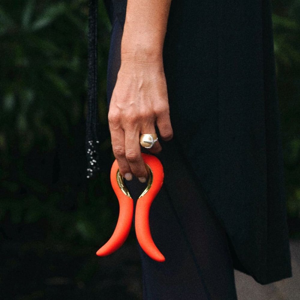 Різне - Подвійний універсальний вібратор Gvibe MAXI, червоний 3