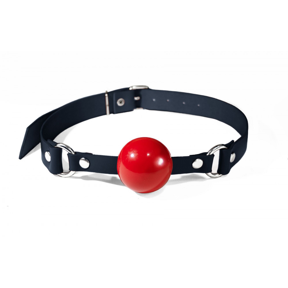 Кляп - Кляп силиконовый Feral Feelings Silicon Ball Gag Black/Red, черный ремень, красный шарик