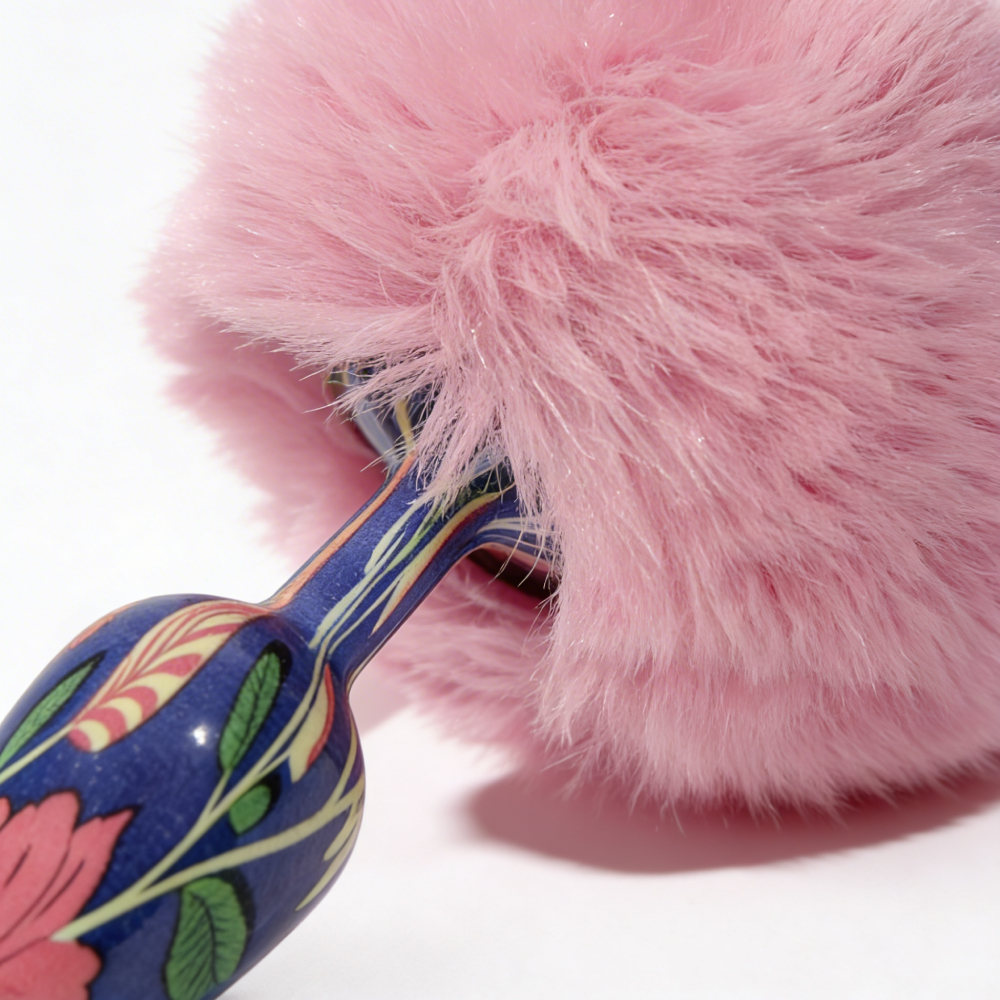 Анальные игрушки без вибрации - Анальная пробка с узором ALUME, S, металлическая синяя с розовым пушком, 7 х 2,8 см 7