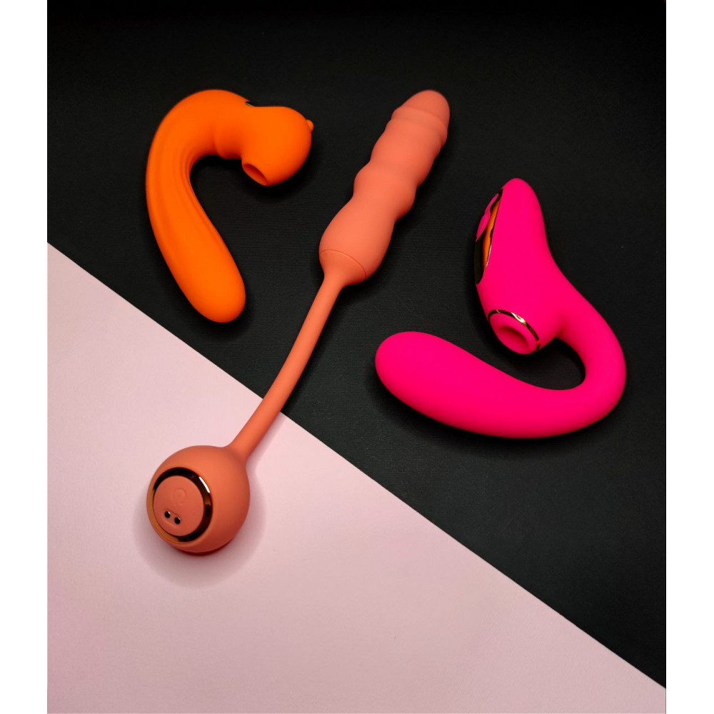 Разное - Вибратор Chisa Kissen Glitz с фрикциями, рельефный, с проводным пультом, оранжевый 8