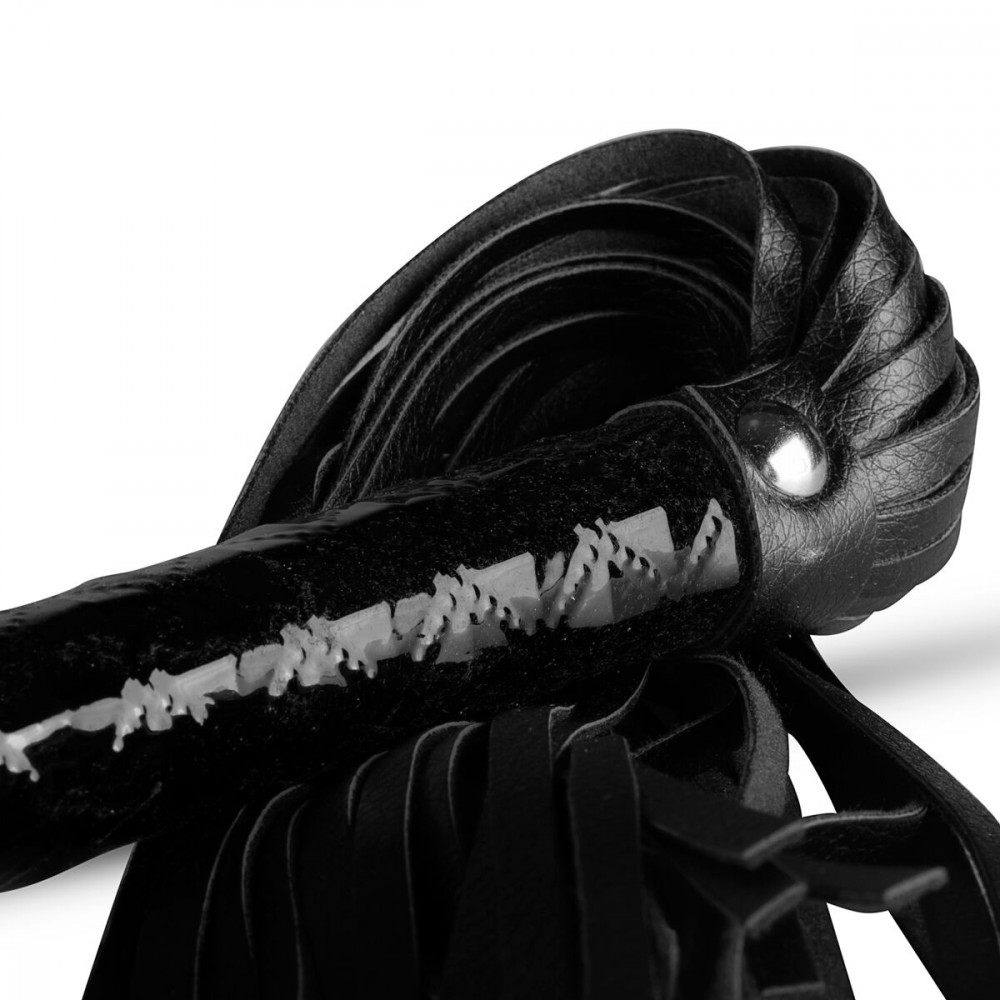 БДСМ плети, шлепалки, метелочки - Плеть-флогер Whipped - Beat It Flogger - Black, экокожа 1