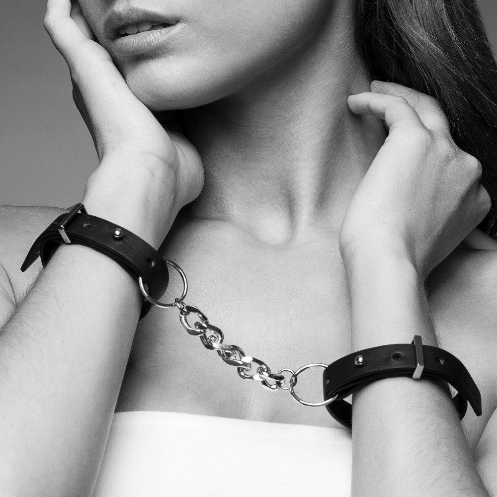 БДСМ наручники - Наручники Bijoux Indiscrets MAZE - Thin Handcuffs Black 1