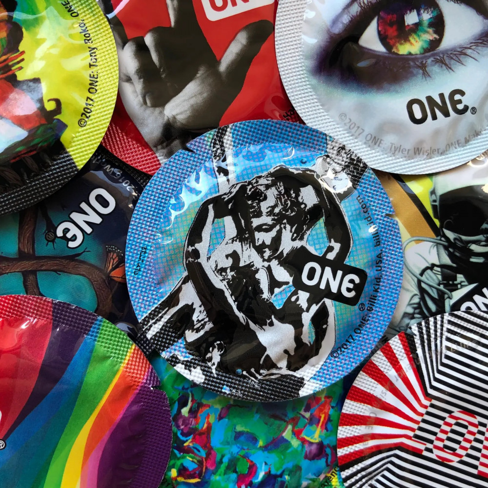 Презервативи - Набір латексних ребристих презервативів One Extreme Ribs у різному дизайні (ціна за 5 шт.) 5