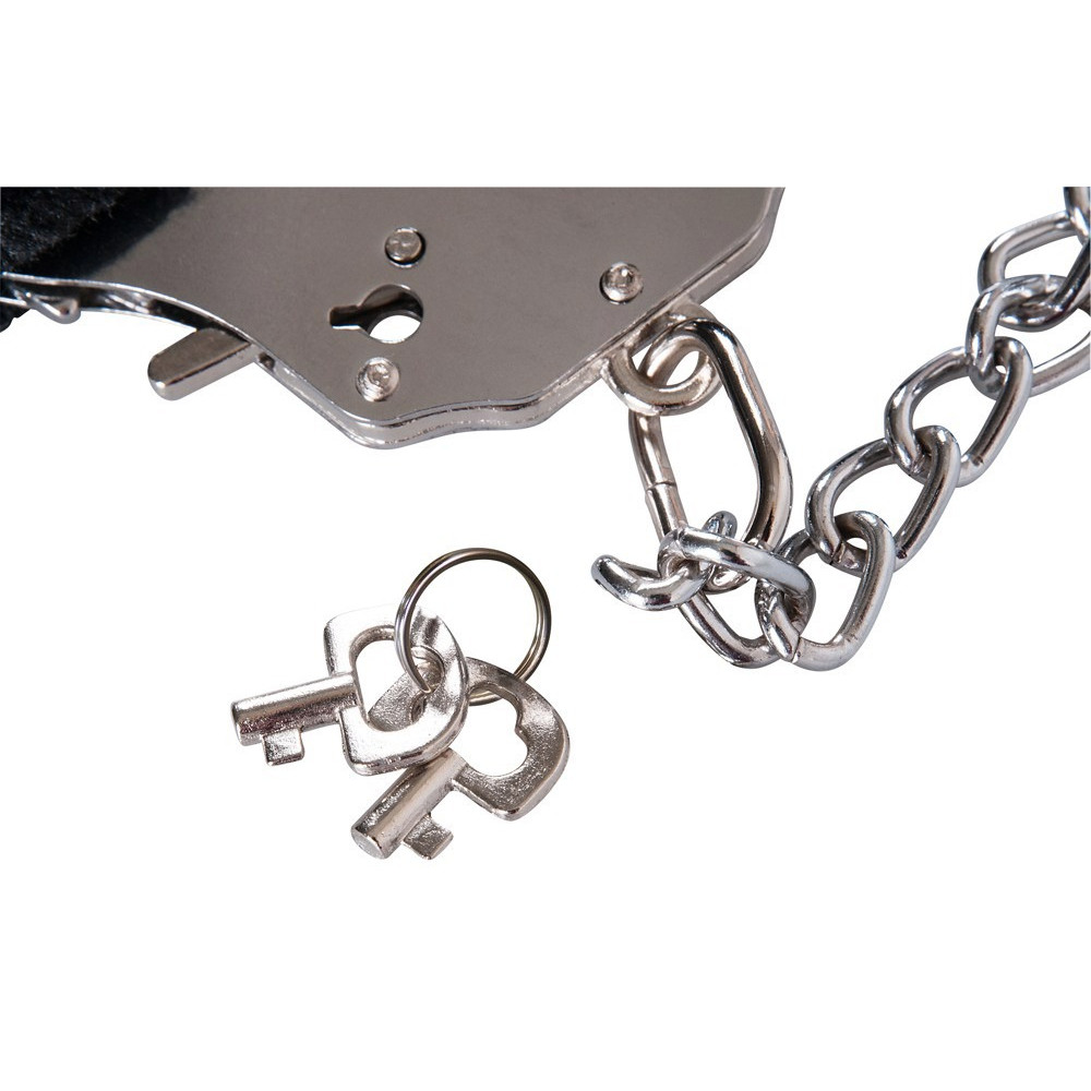 БДСМ игрушки - Наручники Bigger Furry Handcuffs, 6 - 12 см, черные 2