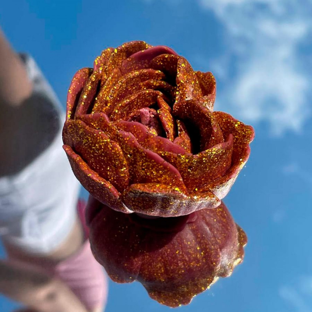 Різне - Свічка низькотемпературна у вигляді троянди з глітером GlowKink бордова, L 62