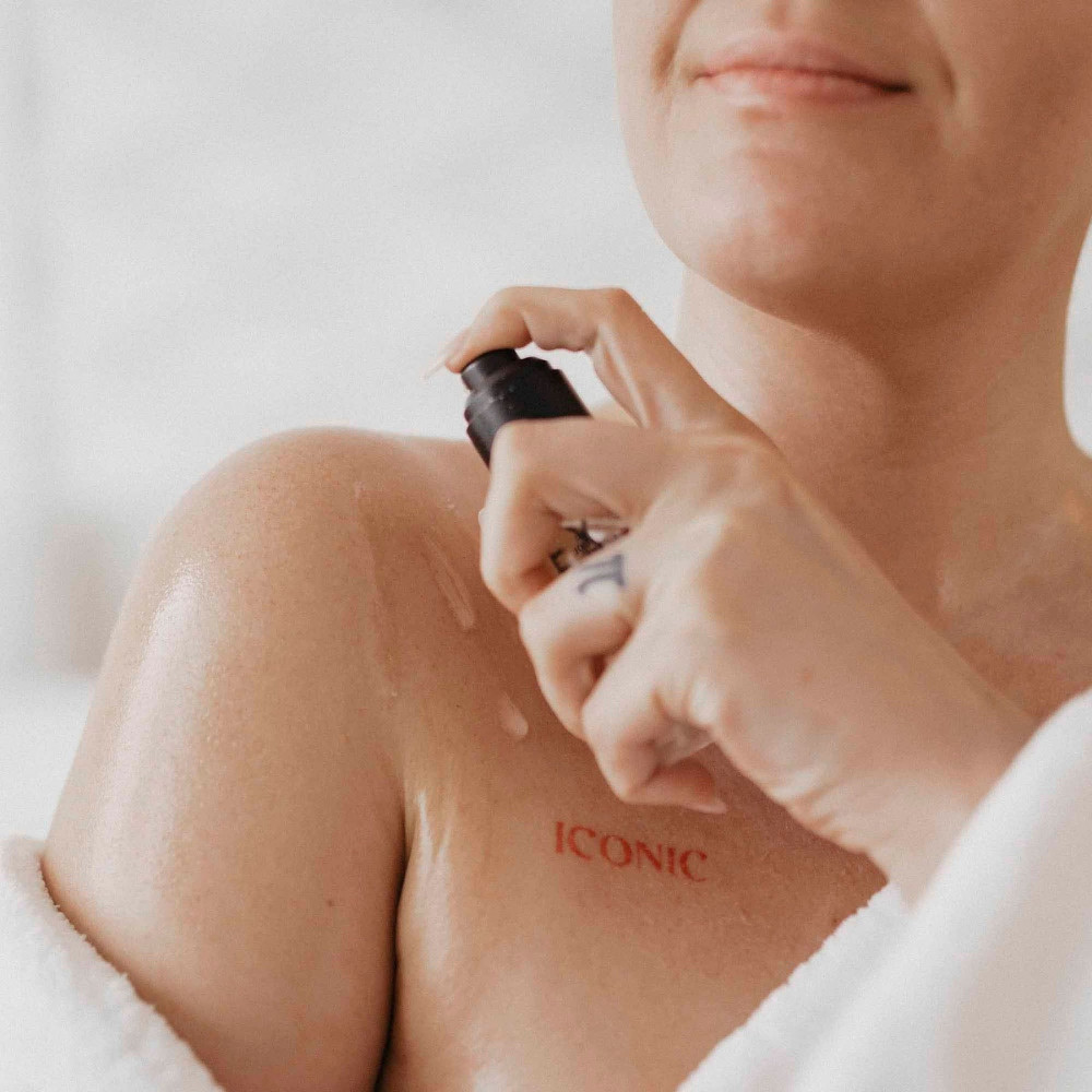 Різне - Розігріваюча їстівна масажна олія Bijoux Indiscrets WARMING MASSAGE OIL Slow Sex 1