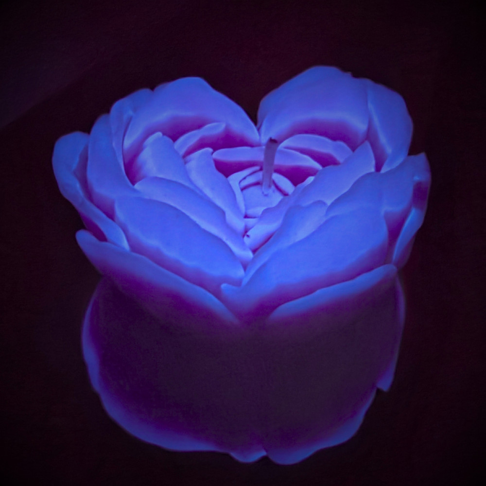 Різне - Свічка низькотемпературна люмінесцентна GlowKink фіолетова, L