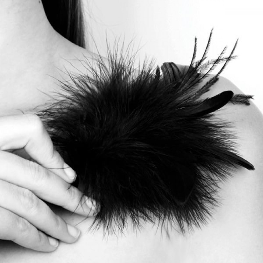 Плети, стеки, флоггеры, тиклеры - Метелочка Bijoux Indiscrets Pom Pom - feather tickler 6