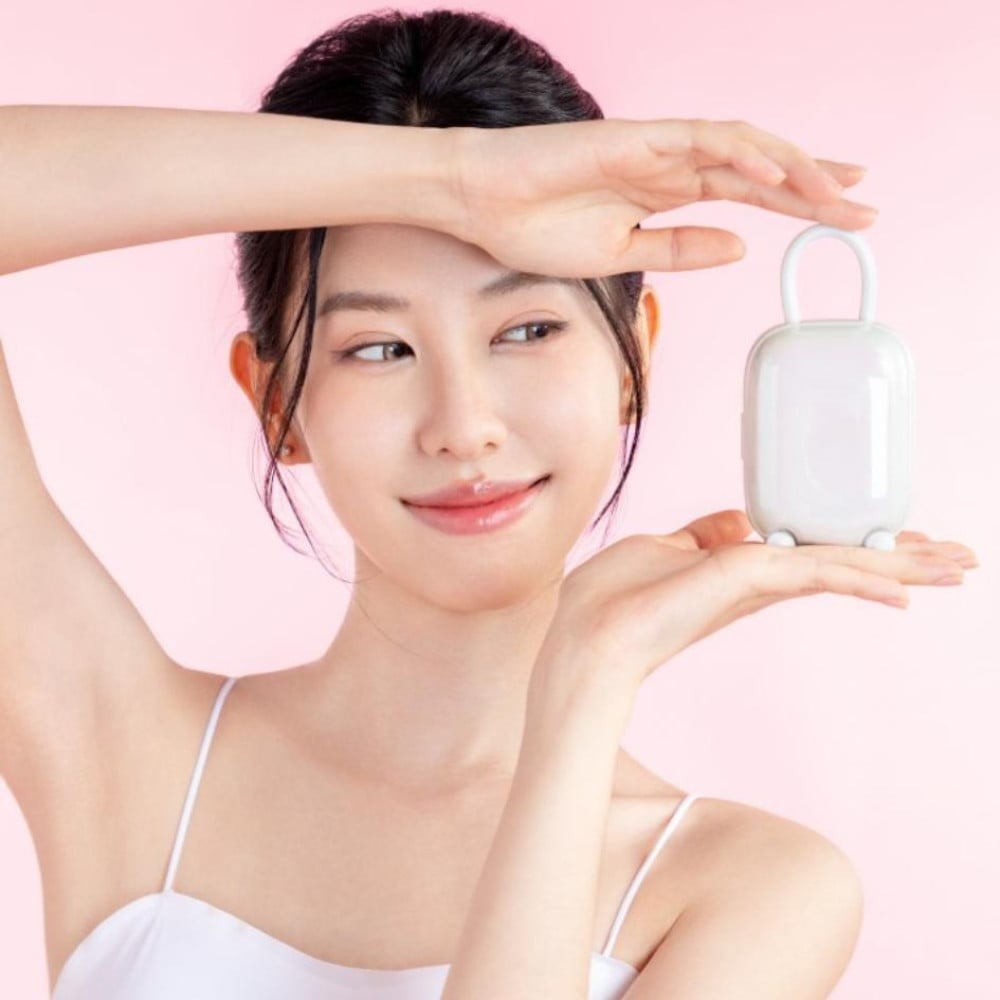  - Віброяйце та вакуумний стимулятор для клітора 2 в1 BeYourLover Magic Suitcase в зарядному кейсі, білий 7