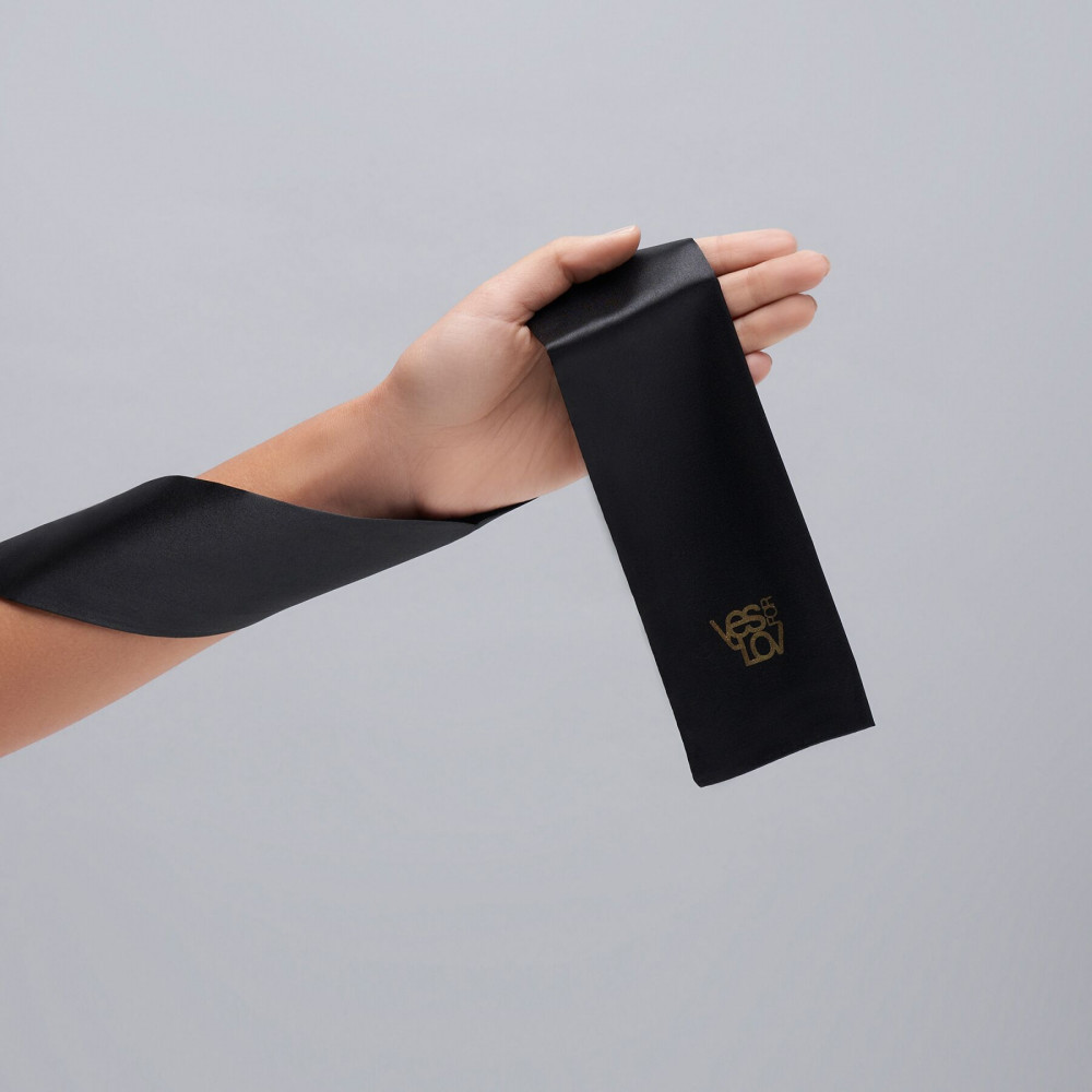 Повязки на глаза, кляпы, зажимы - Сатиновая повязка на глаза YESforLOV BLACK SATIN BLINDFOLD 1