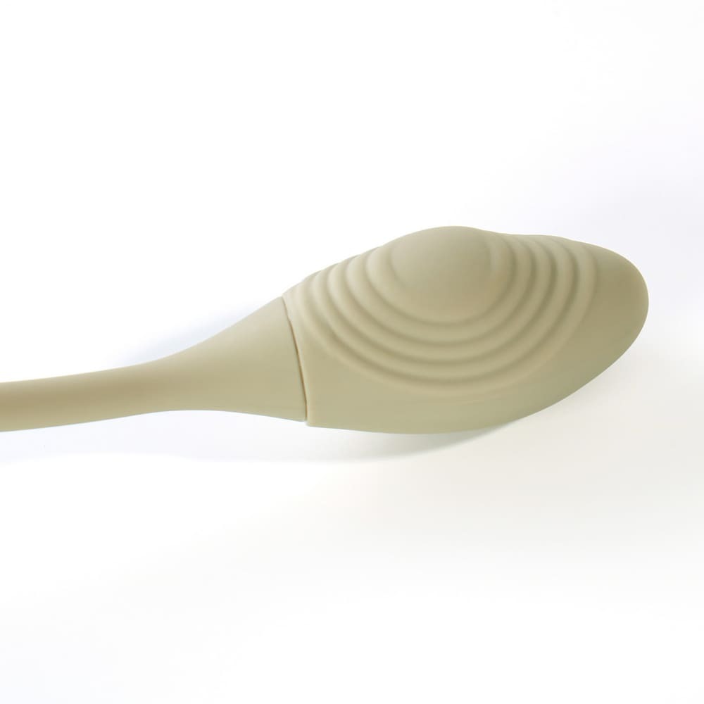 Вакуумный вибратор - Вакуумный стимулятор клитора с вибрирующим хвостиком для точки G Sweet Em Velvet Lure, зеленый 5