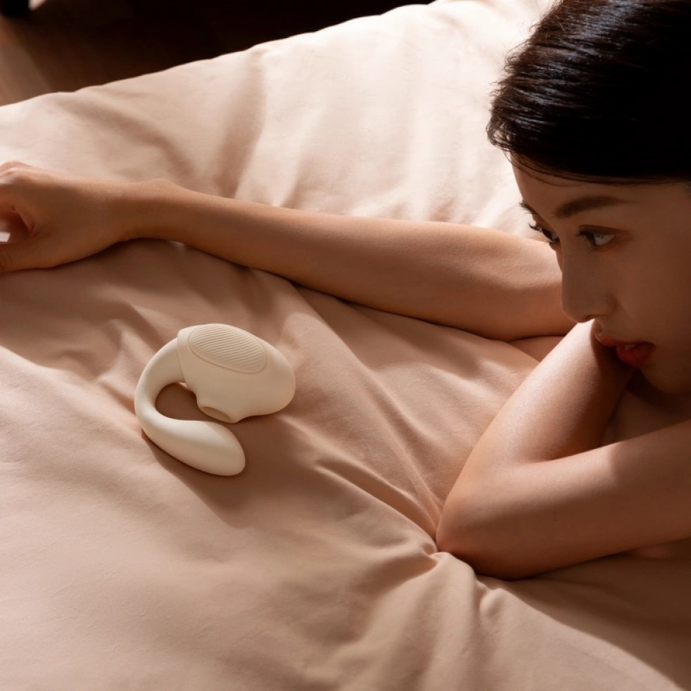 Вибратор-кролик - Вибратор 3в1 BeYourLover TILLY с вакуумом, с приложением, пульсацией и управлением сжатием, бежевый 8