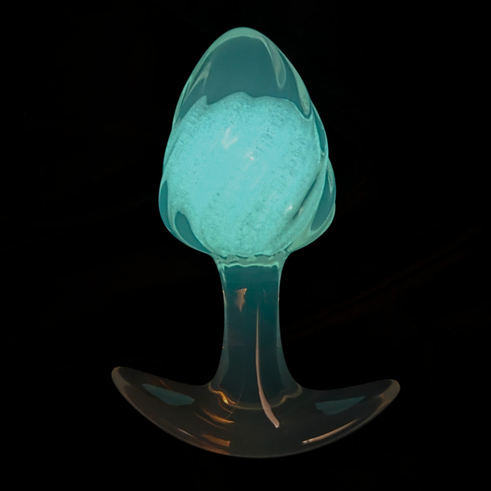 Анальные игрушки без вибрации - Люминесцентная анальная пробка UNIVIBE, силиконовая с шариком внутри, фиолетовая, 9.5 х 3.9 см 16