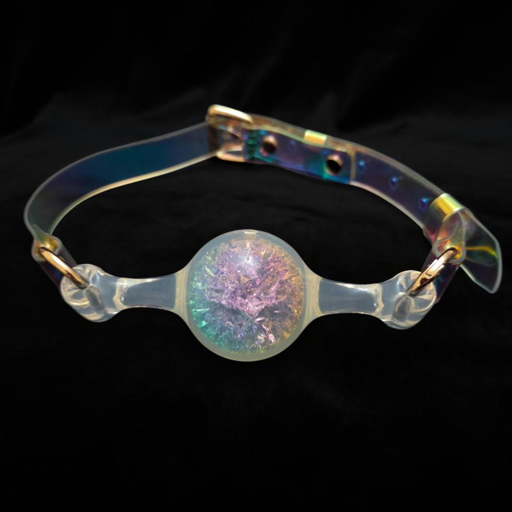 Повязки на глаза, кляпы, зажимы - Кляп-шарик прозрачный UNIVIBE с разноцветным камнем, силиконовый 4