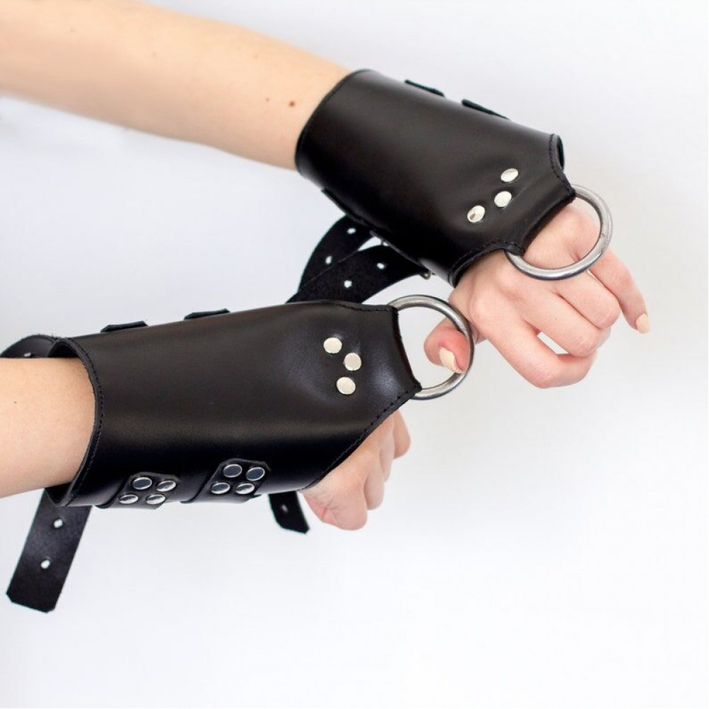 БДСМ наручники - Манжеты для подвеса за руки Kinky Hand Cuffs For Suspension из натуральной кожи, цвет черный 3