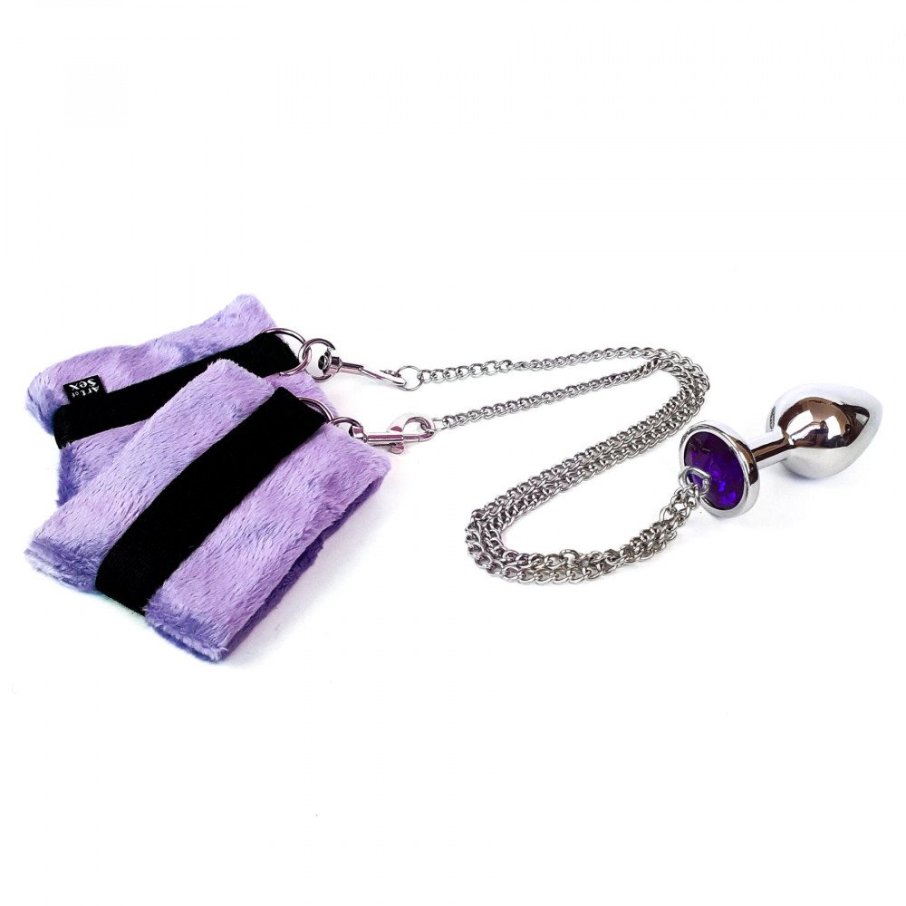 Анальная пробка со стразом - Наручники с металлической анальной пробкой Art of Sex Handcuffs with Metal Anal Plug size M Purple 1