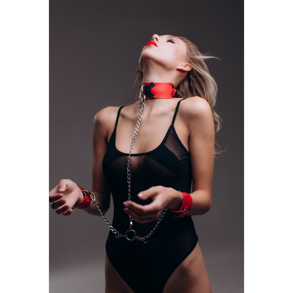 Різне - Нашийник з наручниками Candy Hero 