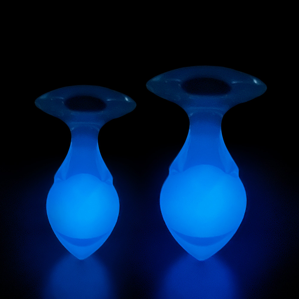 Анальные игрушки без вибрации - Люминесцентная анальная пробка UNIVIBE, силиконовая с шариком внутри, голубая, 9.6 х 4 см 18