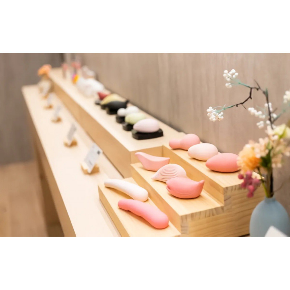 Різне - Вібратор для клітора у формі черепашки Iroha+ Kushi від Tenga, медичний силікон, бежевий 5