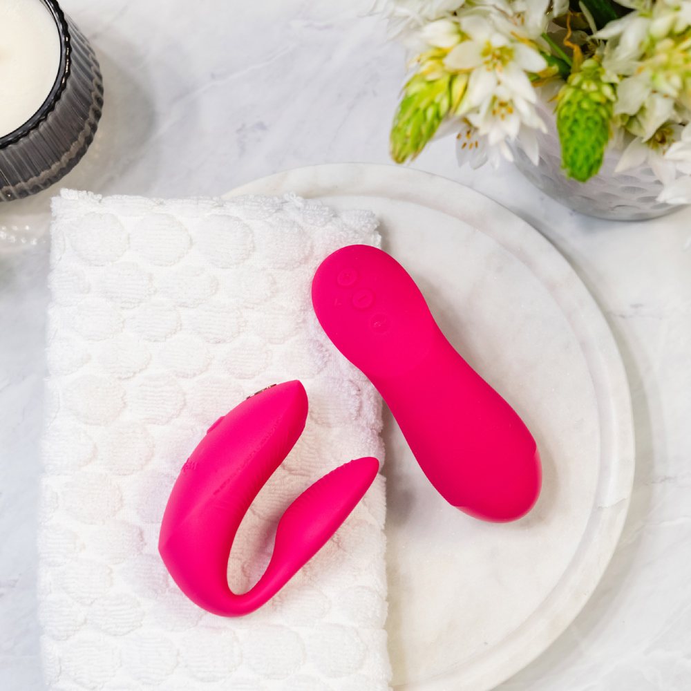 Игрушки для пар - Вибратор для пар We-Vibe Chorus Pro Electric Pink с пультом и приложением, розовый 46