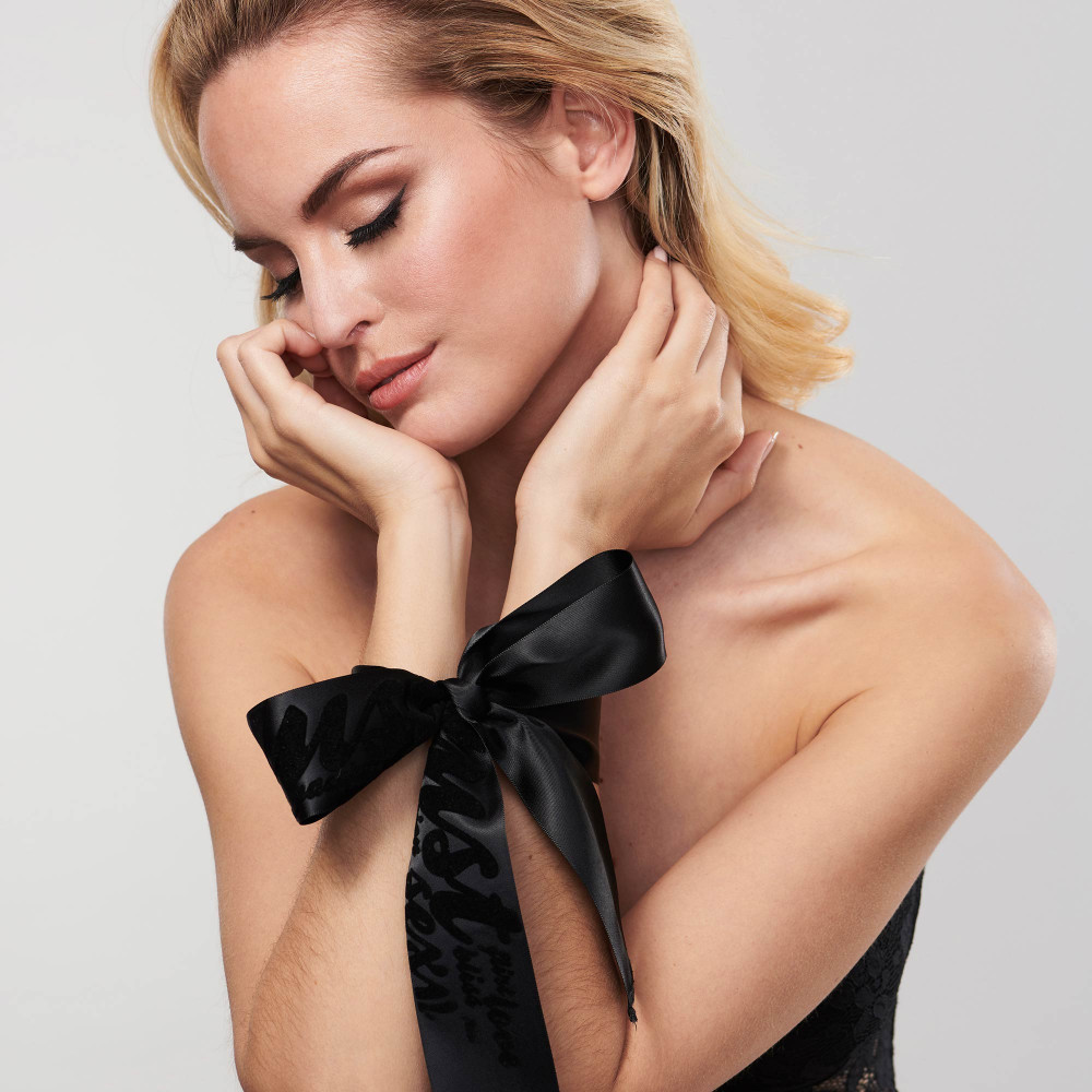 Повязки на глаза, кляпы, зажимы - Атласные ленты-наручники Silky Sensual Bijoux Indiscrets (Испания)