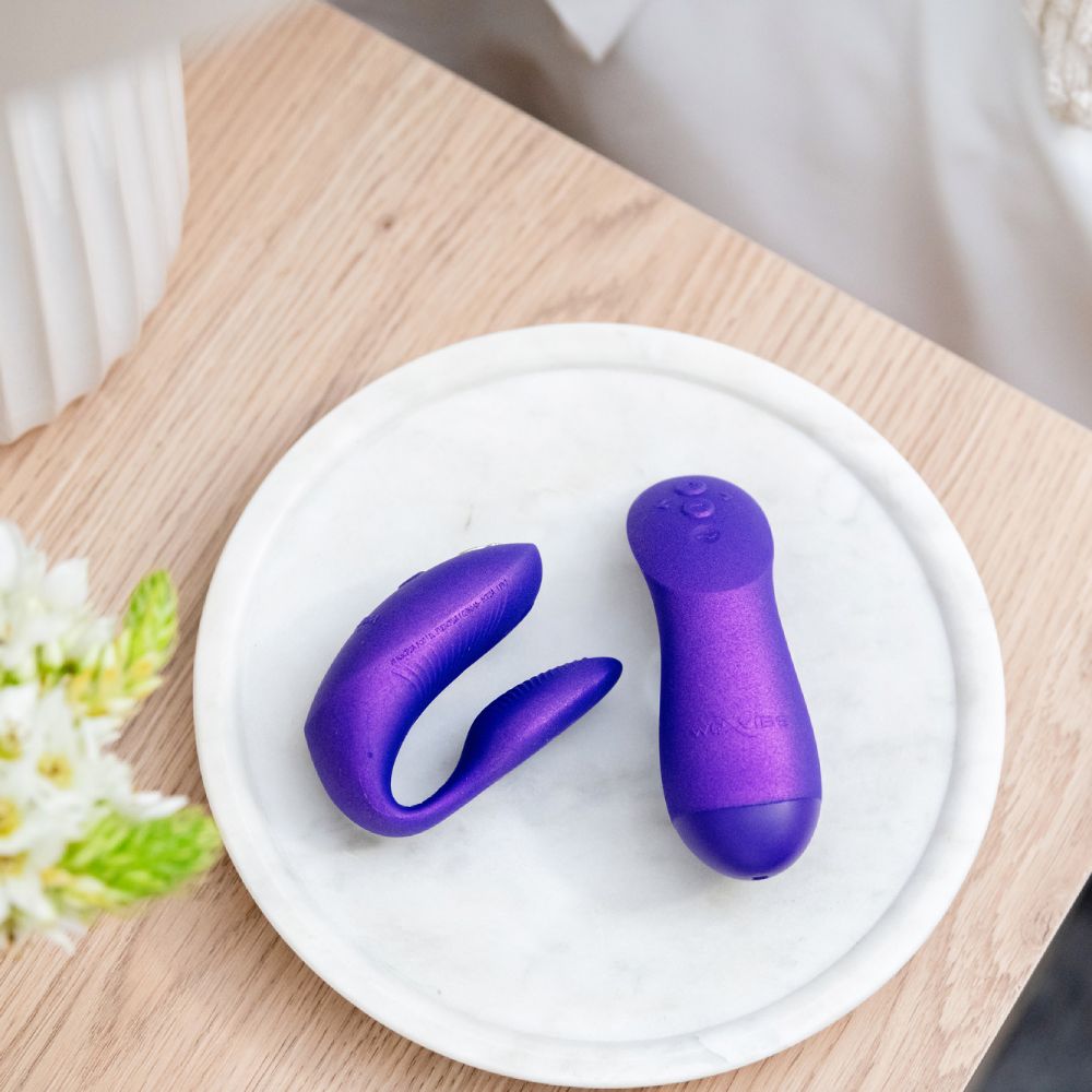 Игрушки для пар - Вибратор для пар We-Vibe Chorus Pro Cosmic Purple с пультом и приложением, фиолетовый 3