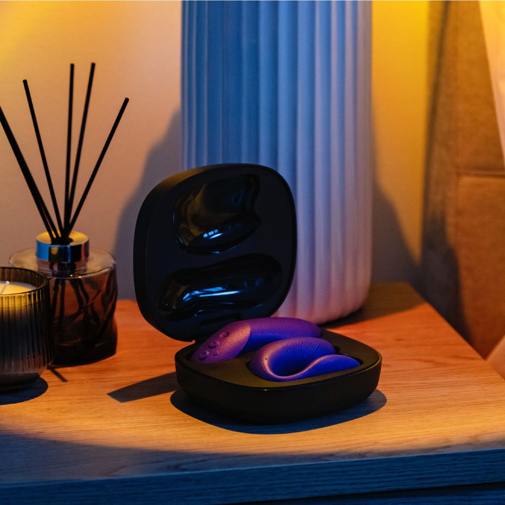 Игрушки для пар - Вибратор для пар We-Vibe Chorus Pro Cosmic Purple с пультом и приложением, фиолетовый 12