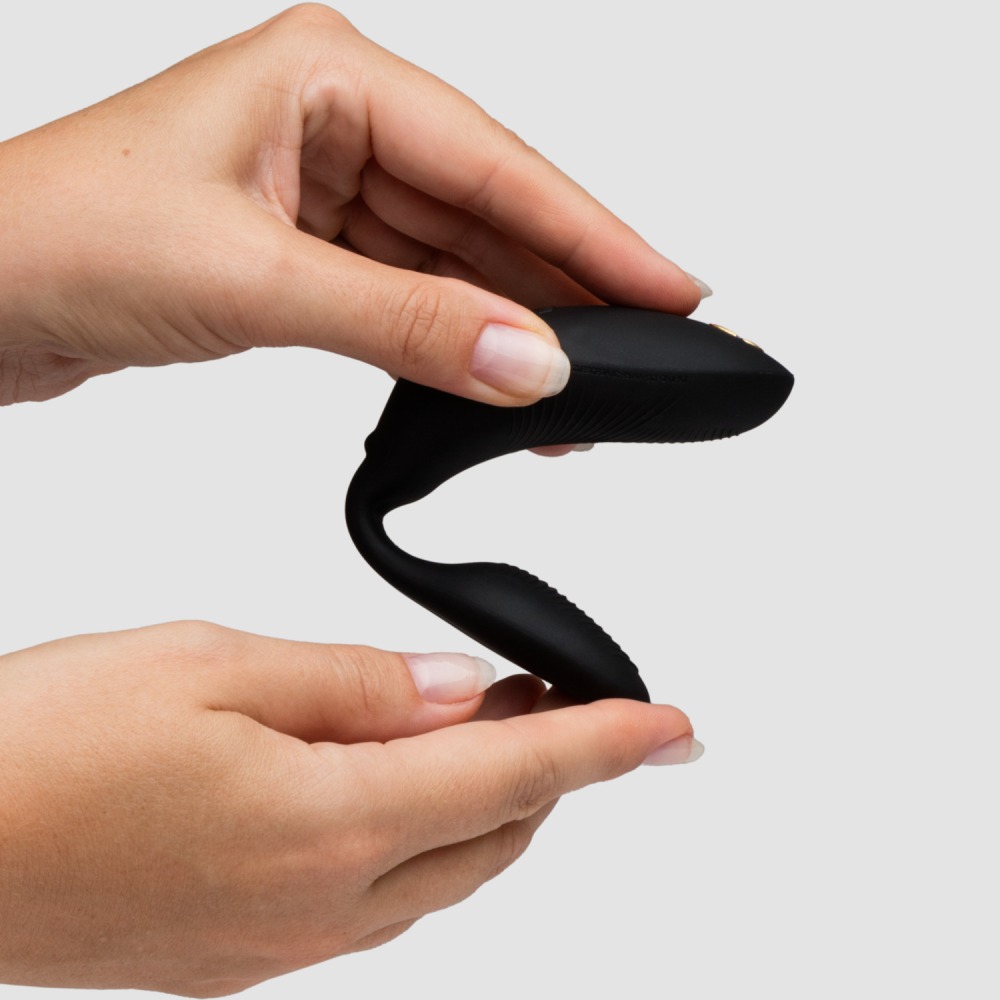 Игрушки для пар - Вибратор для пар We-Vibe Chorus Pro Satin Blackс пультом и приложением, черный 7