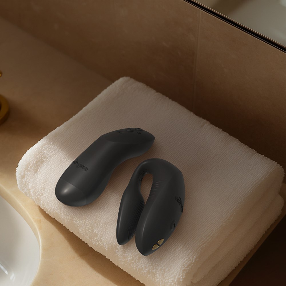 Игрушки для пар - Вибратор для пар We-Vibe Chorus Pro Satin Blackс пультом и приложением, черный 26