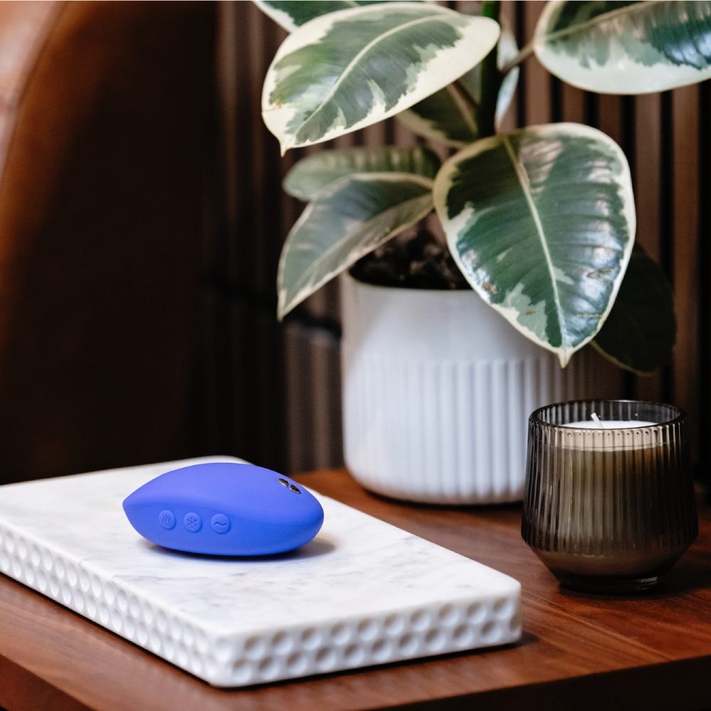 Вібропулі та міні-вібратори - Кліторальний вібратор We-Vibe Temp Lavender Blue з функцією нагрівання та охолодження, синій 12