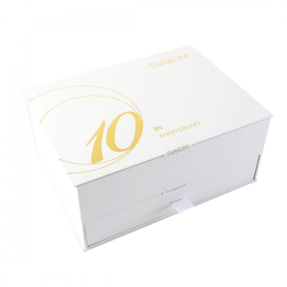 Подарочные наборы - Подарочный набор Svakom Anniversary Box: вакуумный стимулятор, ленты, маска, лубрикант, спрей 1