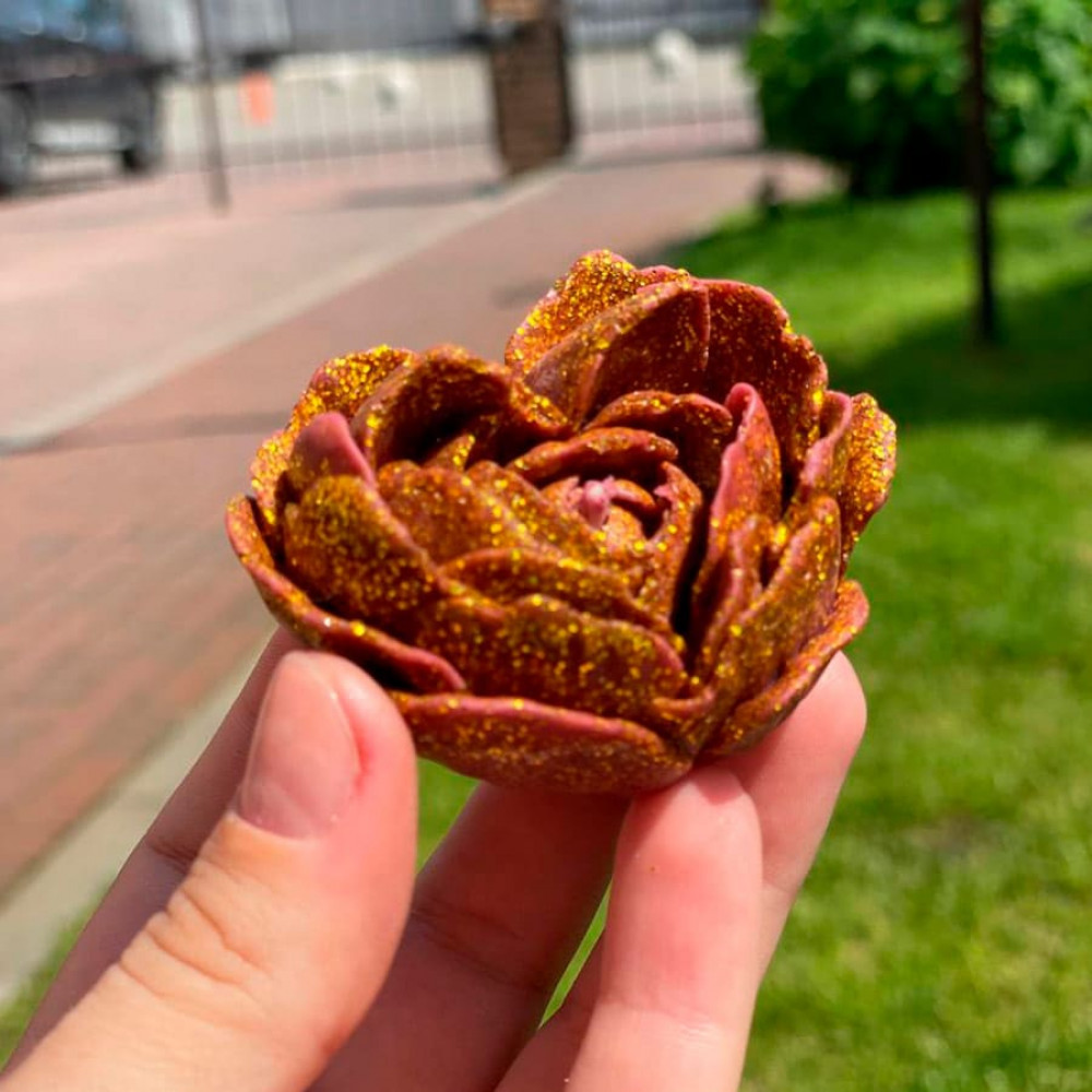 Різне - Свічка низькотемпературна у вигляді троянди з глітером GlowKink бордова, М 57