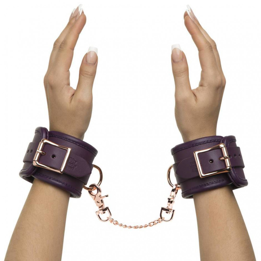 Наручники, веревки, бондажы, поножи - Кожаные наручники Fifty Shades Freed Cherished Collection 3