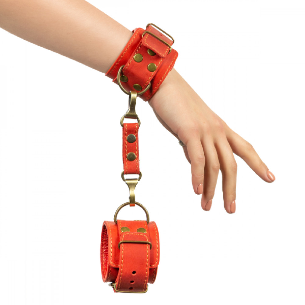 Наручники, веревки, бондажы, поножи - Премиум наручники LOVECRAFT красные, натуральная кожа, в подарочной упаковке 3