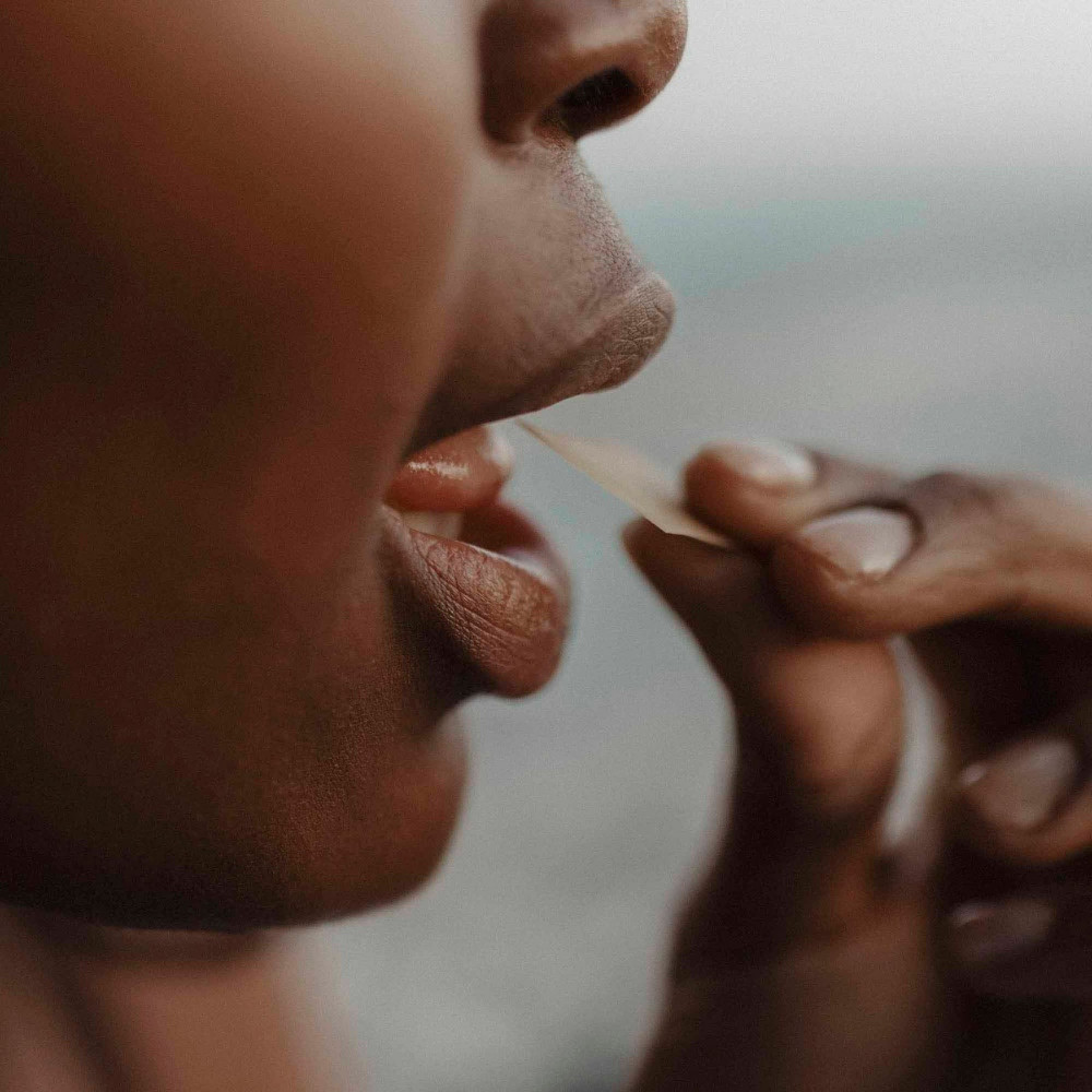  - М'ята смужка для орального сексу SLOW SEX Bijoux Indiscrets Oral sex strips (в упаковці 7 шт.) 2